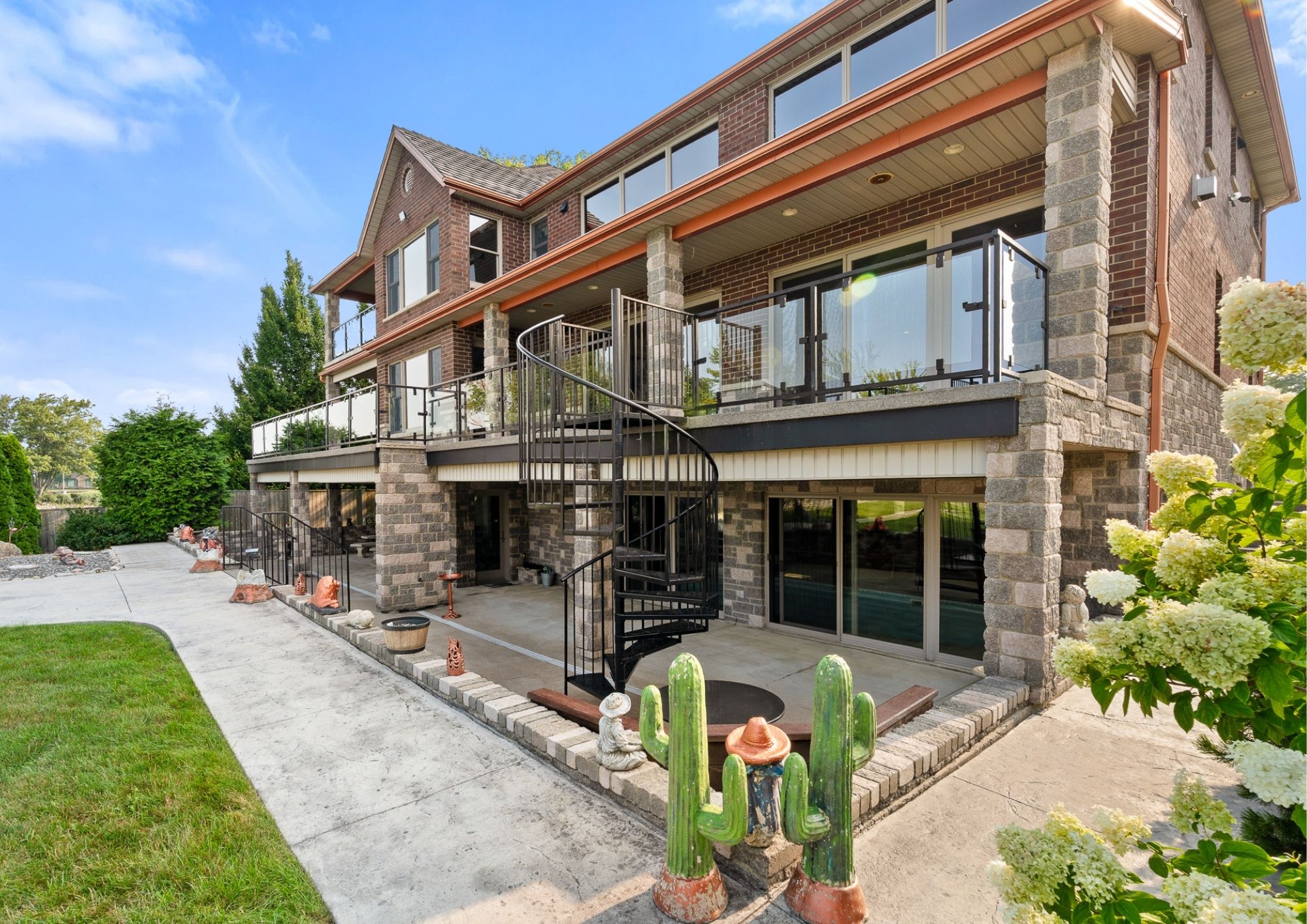 Exterior view of 1360 Windermere Place in Amherstburg