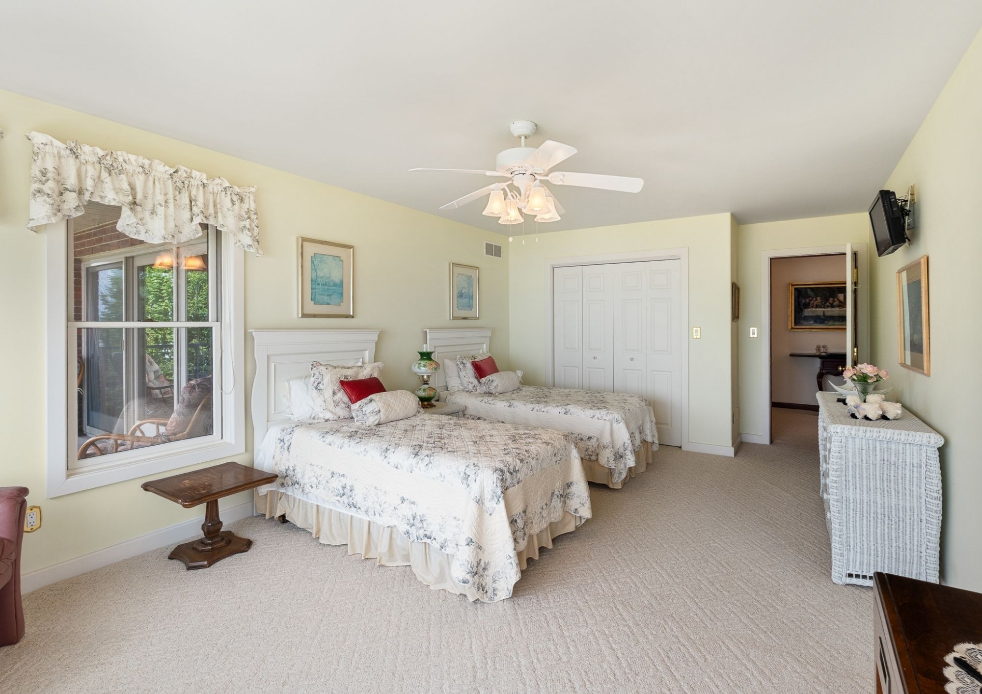 Upper level gallery image of 1360 Windermere Place